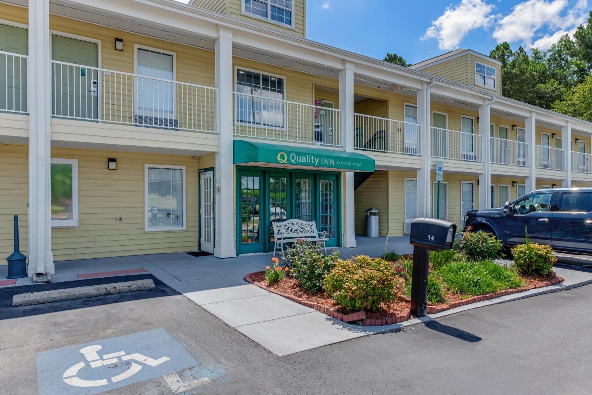 Quality Inn Laurinburg Exterior foto